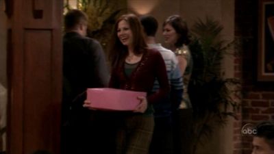 FREDDIE_-_E1X13_THE_TWO_THAT_GOT_AWAY_017.jpg