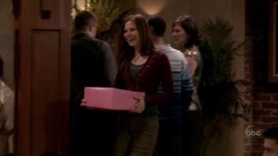 FREDDIE_-_E1X13_THE_TWO_THAT_GOT_AWAY_018.jpg