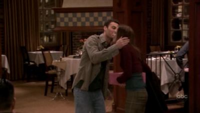 FREDDIE_-_E1X13_THE_TWO_THAT_GOT_AWAY_027.jpg