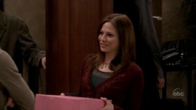 FREDDIE_-_E1X13_THE_TWO_THAT_GOT_AWAY_038.jpg