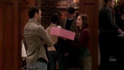 FREDDIE_-_E1X13_THE_TWO_THAT_GOT_AWAY_056.jpg