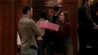 FREDDIE_-_E1X13_THE_TWO_THAT_GOT_AWAY_057.jpg