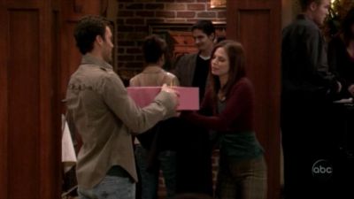 FREDDIE_-_E1X13_THE_TWO_THAT_GOT_AWAY_062.jpg
