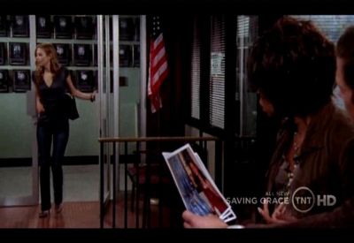 SAVING_GRACE_-_E3X09_LOOKS_LIKE_A_LESBIAN_ATTAK_TO_ME_003.jpg