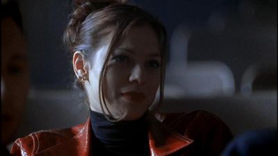Tamara_Braun_--_The_Pretender_Ep_3_09_Murder_101163.jpg
