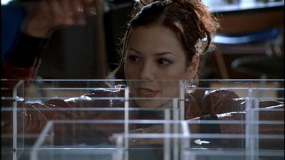 Tamara_Braun_--_The_Pretender_Ep_3_09_Murder_101185.jpg