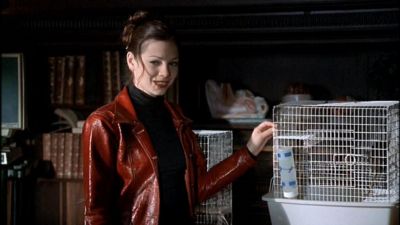 Tamara_Braun_--_The_Pretender_Ep_3_09_Murder_101211.jpg