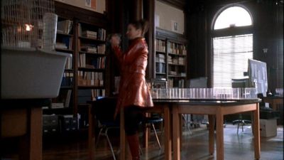 Tamara_Braun_--_The_Pretender_Ep_3_09_Murder_101249.jpg