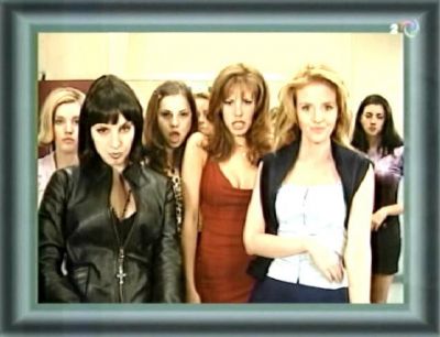 Unhappily_Ever_After_Ep_5X11_Secrets064.jpg