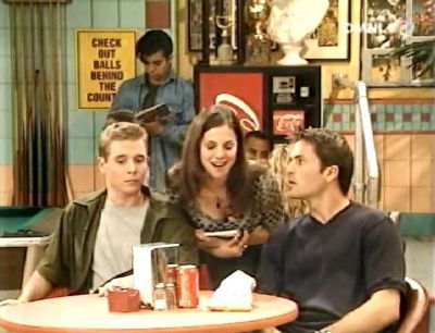 Unhappily_Ever_After_Ep_5X11_Secrets136.jpg