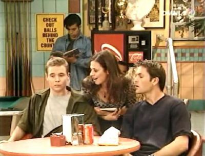 Unhappily_Ever_After_Ep_5X11_Secrets137.jpg