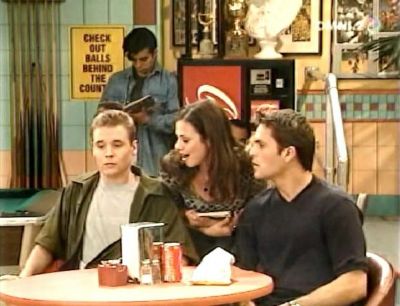 Unhappily_Ever_After_Ep_5X11_Secrets138.jpg