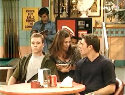 Unhappily_Ever_After_Ep_5X11_Secrets140.jpg